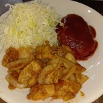 麺飯食堂 めしきんぐ - 生姜焼き、ハンバーグ、キャベツの千切り