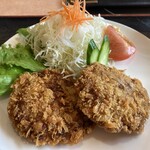 丑舎 格之進 - メンチカツ　アップ