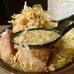 ラーメン専門 宮の森 - スープ