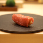 鮨かみなり - 中とろ（握り）