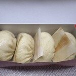 551蓬莱 JR大阪駅中央口店 - 豚まん