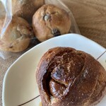 Année - いちじく¥200  ぶどうパン¥250