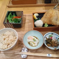 割烹ダイニング波里 - 