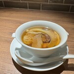 中華割烹 王 - フカヒレスープ