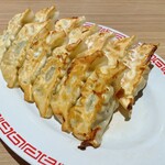 宇都宮餃子館 - 左:どんこ椎茸餃子、右:健太餃子