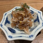 酒場 つむぎ堂 渋谷店 - サメ軟骨の梅肉和え