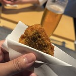 立ち喰い鮨 人人 - アジフライ ¥400