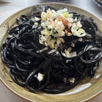 琉球中華食堂　ホットボックス - ⭕️イカ墨のやきそば　880   めちゃくちゃおいしい❗️