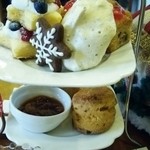 カレルチャペックスウィーツ - クリスマスアフタヌーンティーセット