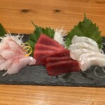 蕎麦食彩 さいとう - 刺身3種盛り2,000円、ほうぼう、マグロ、ヒラメ。