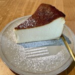 The Lake Side Cafe - 自家製バスクチーズケーキ(¥600)