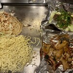 お好み焼 鉄板焼 徳川 - あ、ちょっと焦げてる。笑