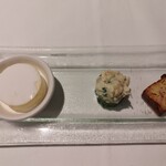 サン・ル・スー - プチ前菜。左側のさつまいものムース、最高に旨し♪