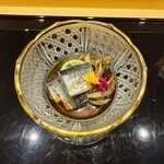 壽志 丈太朗 - 秋刀魚と舞茸の酢の物