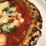 ピッツェリア ファッブリカ 1090 - ランチセットマルゲリータ（サラダ、ドリンク付）：１６００円のマルゲリータ