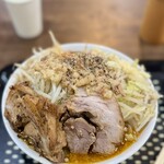 夢を語れ - ミソラーメン(夜限定)+炙り豚+野菜マシマシ(にんにくアリ•アブラ普通)