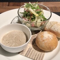 FURUYA　augastronome - ランチについてくるスープ、サラダ、パンです。パンはお代わり可能です。