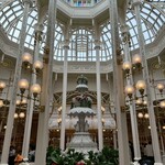 クリスタルパレス レストラン - エントランスがおしゃれです