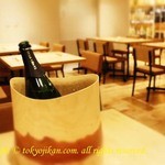 森の机 - おしゃれなワインクーラー。