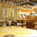 森の机 - 丹波ワイナリーの泡を。