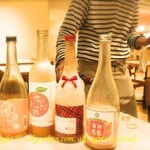 森の机 - 様々な果実酒