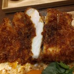 熟成とんかつ フライ家 - 熟成かつ丼 かつ断面