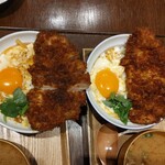 熟成とんかつ フライ家 有楽町 - 熟成かつ丼 大盛(左)、並盛(右) 違いがわかりません
