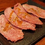 炭火焼ホルモン ぐう - 