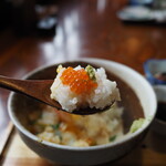 古民家カフェ かっぱ亭 - 焦がし葱醤油の信州サーモン 温玉丼