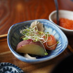 古民家カフェ かっぱ亭 - 焦がし葱醤油の信州サーモン 温玉丼