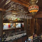 gilda - 並ぶボトルが美しく整えられており、清潔感が伝わる。
      