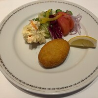 みかわや - ②かにクロケット サラド添え