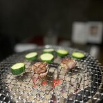 赤丸ヂンギス - ズッキーニを七輪で焼く