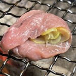赤丸ヂンギス - 生ラムのねぎ塩焼きを七輪で焼く