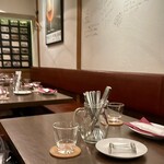 炭焼き＆WINE　利三郎 - 店内