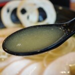 らーめん専門 和海 - この塩スープ、旨みがすごい✨