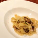 インカント - ポルチーニ・タリアテッレ