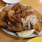 中華酒場 ごんちゃん - ハーブ鶏の丸ごと唐揚げ