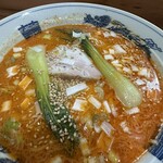 肉マシ鉄板食堂 - 【酸辣担々麺＝チャーシュー×青梗菜】
