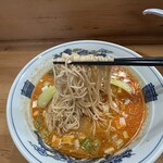 肉マシ鉄板食堂 - 【酸辣担々麺＝ストレート細麺】
