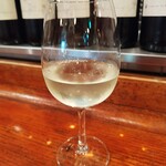 一軒家イタリアン ELSA - 白ワイン528円