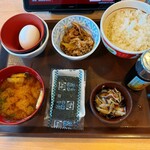 すき家 - 料理写真:牛たまかけ朝食ミニ 390円