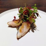 KINO_ - 『前菜①』
                                　・鰆の炙り ジャクソンフルーツとハーブ　焼きナスのソース