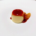KINO_ - 『デザート』・ホワイトチョコプリン（メゾンカカオ）﻿ 洋梨のキャラメリゼ添