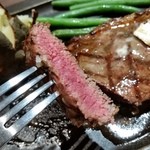 ハングリータイガー - サーロインステーキ断面。