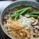 てんぷら 天杉 - 卍謹製（まんじのてになる）"炸麪花饂飩（たぬきうんどん）"、w/炸麪花（あげだま）