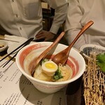 寿司とおでん コエド - スタッフさんがテーブルで混ぜてくださるポテトサラダサラダ