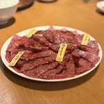 炭火焼肉ホルモン まるは - 