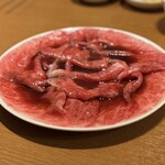 炭火焼肉ホルモン まるは - 炙りロース