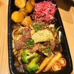 コドマ - 特選黒牛厚切りハラミのJu-Ju-鉄板ガーリックステーキ